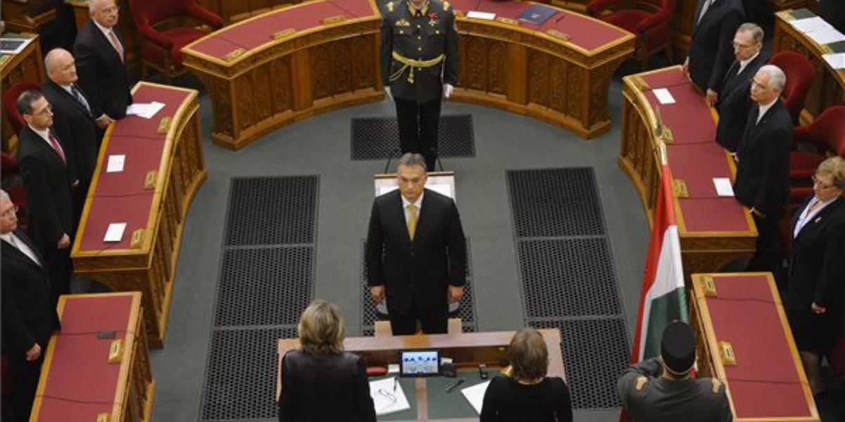 Orbán Viktor megválasztott miniszterelnök, mielőtt esküt tesz az Országgyűlés ülésén 2014. május 10-én. MTI Fotó: Beliczay Lászl