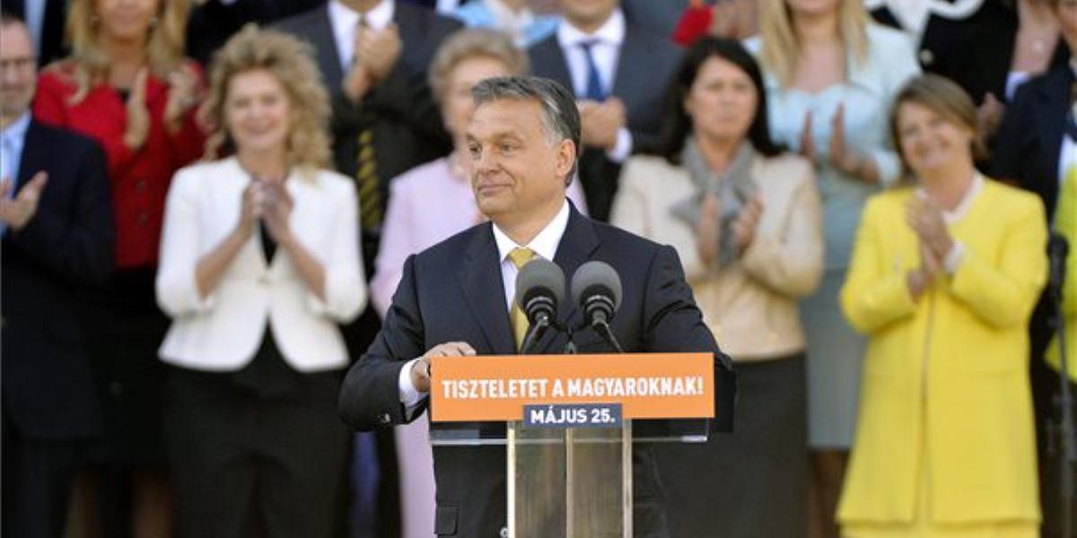 Orbán Viktor megválasztott miniszterelnök a Fidesz-KDNP nagygyűlésén, amelyen beszédet mondott a Kossuth téren 2014. május 10-én