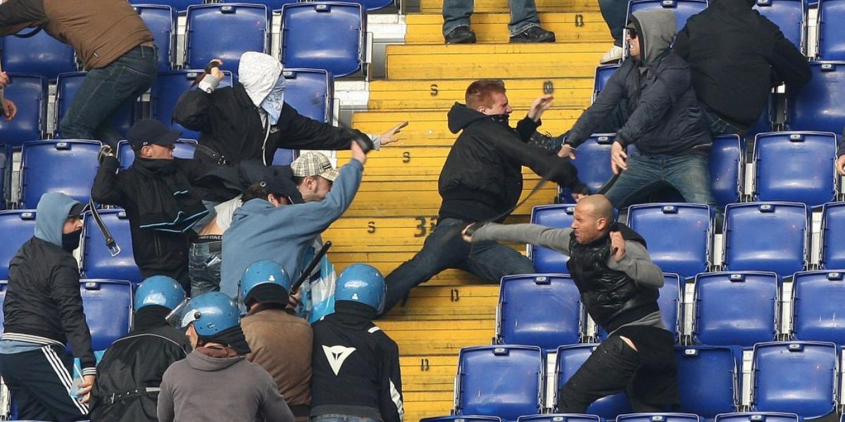 Nem ritka, hogy a mérkőzés közben egymásnak esnek a szurkolók FOTÓ: EUROPRESS/GETTY IMAGES/PAOLO BRUNO