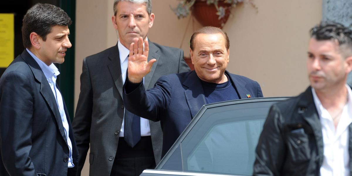 Silivio Berlusconi volt olasz kormányfő, távozóban a közmunkáról. Fotó: Pier Marco Tacca/Getty Images