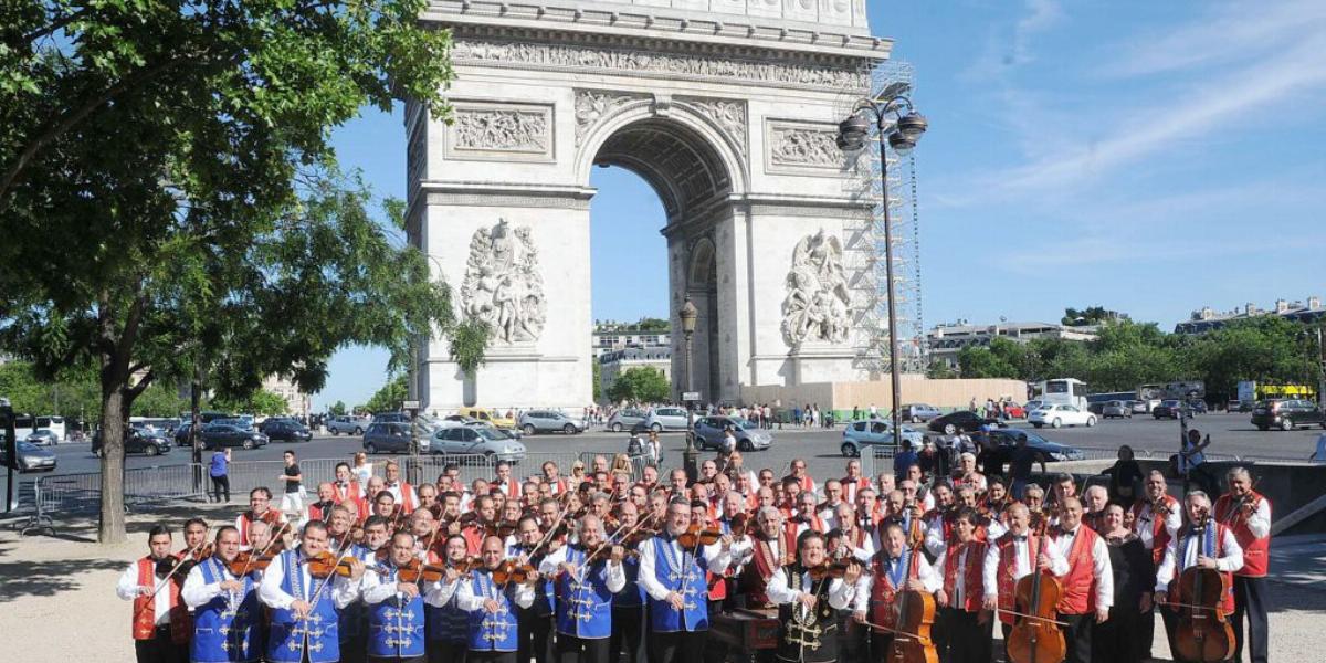 Siker a színházban, siker a Place de l’Étoile-on A SZERZŐ FELVÉTELE