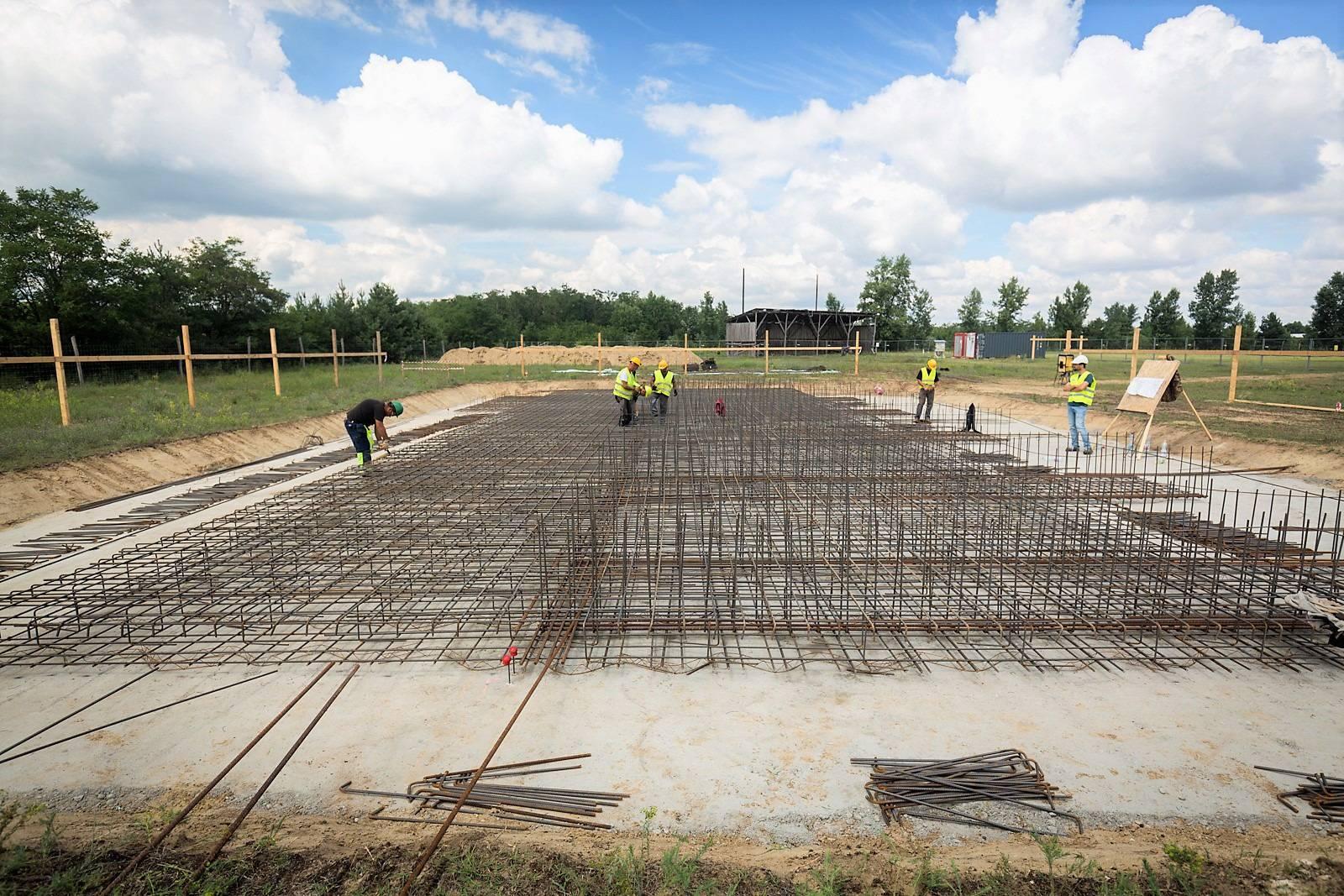 TRAFÓHÁZ ALAPOZÁSA PAKSON - Épül a szegény ember atomerőműve