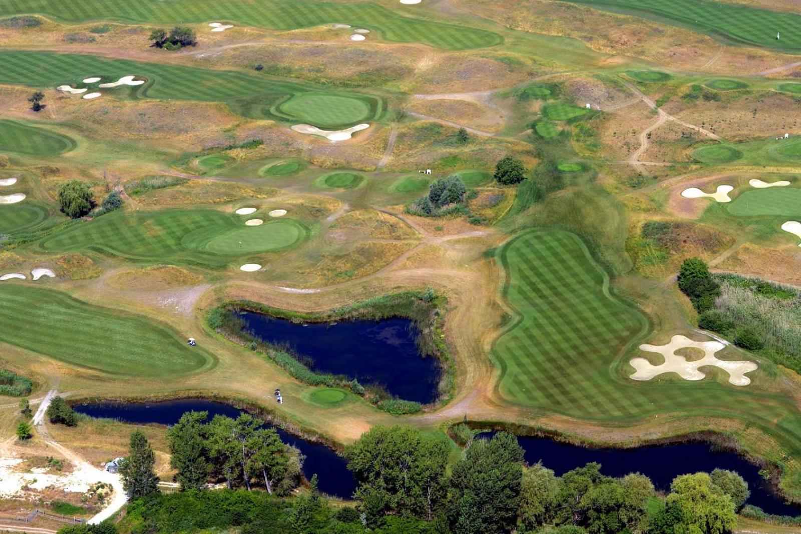 A golfpálya mellé szállodát álmodtak a tulajdonosok