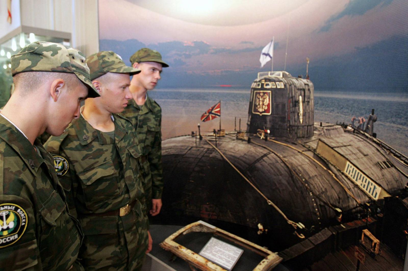 RUSSIA-SUBMARINE-KURSK-ANNIVERSARY