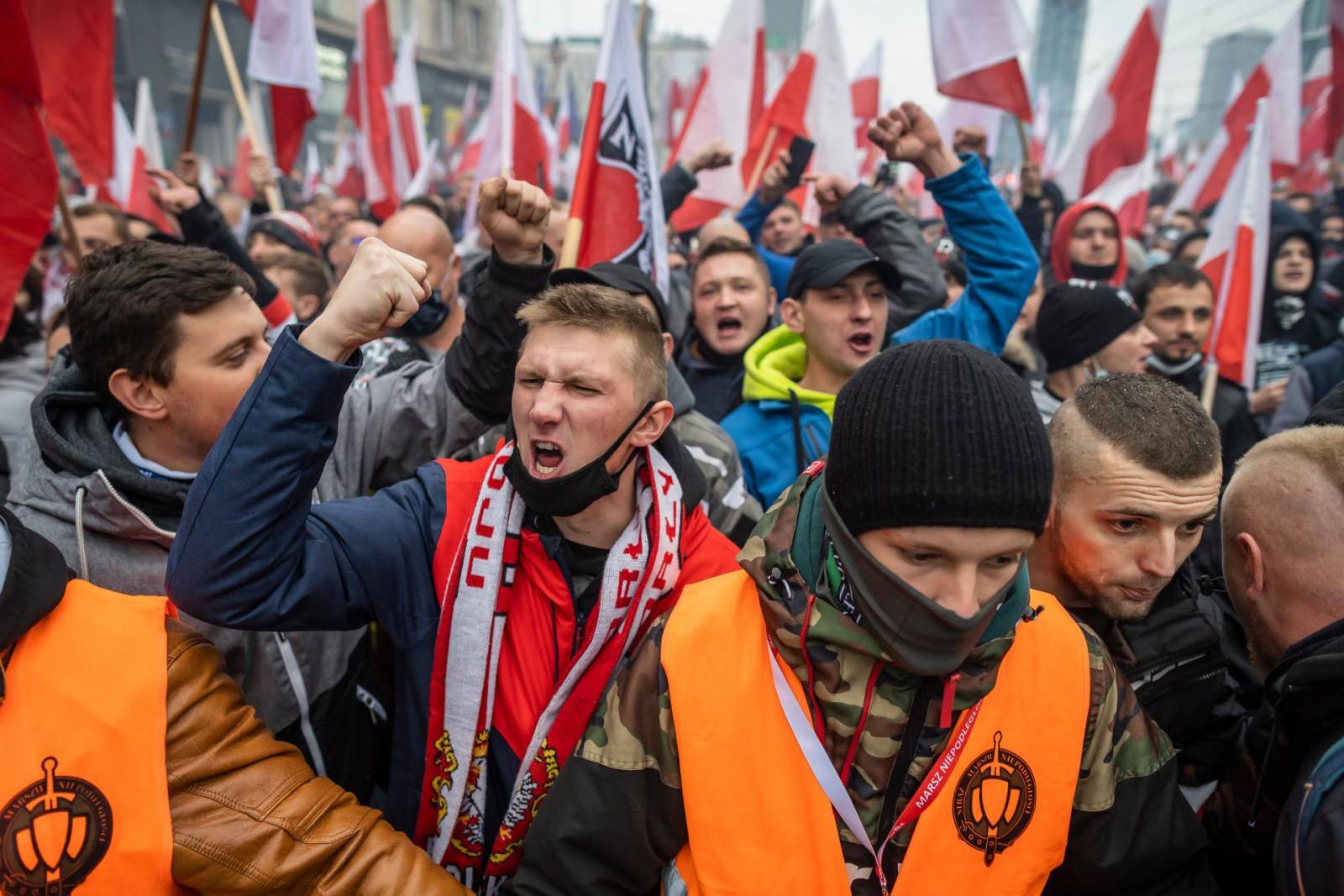 Törő, zúzó emberek Lengyelország legnagyobb ünnepén