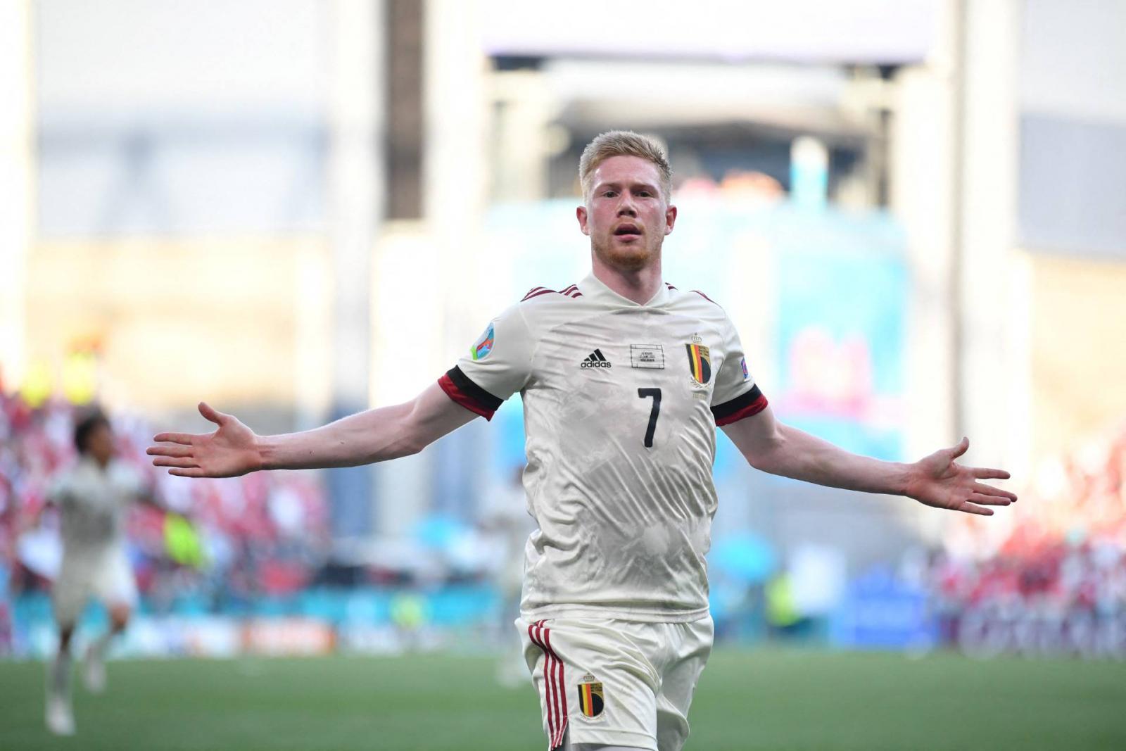 De Bruyne ünnepel