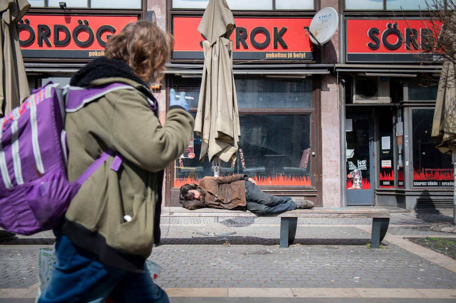 2021.09.21. Encs község része Fügöd. Lakosainak jelentős része Roma származású állampolgár. Sokan mélyszegénységben élnek. A koronavírus nem kímélte a község lakosait sem, sokan közülük megbetegedtek, kórházba kerültek. Ennek ellenére jelentős az oltásell