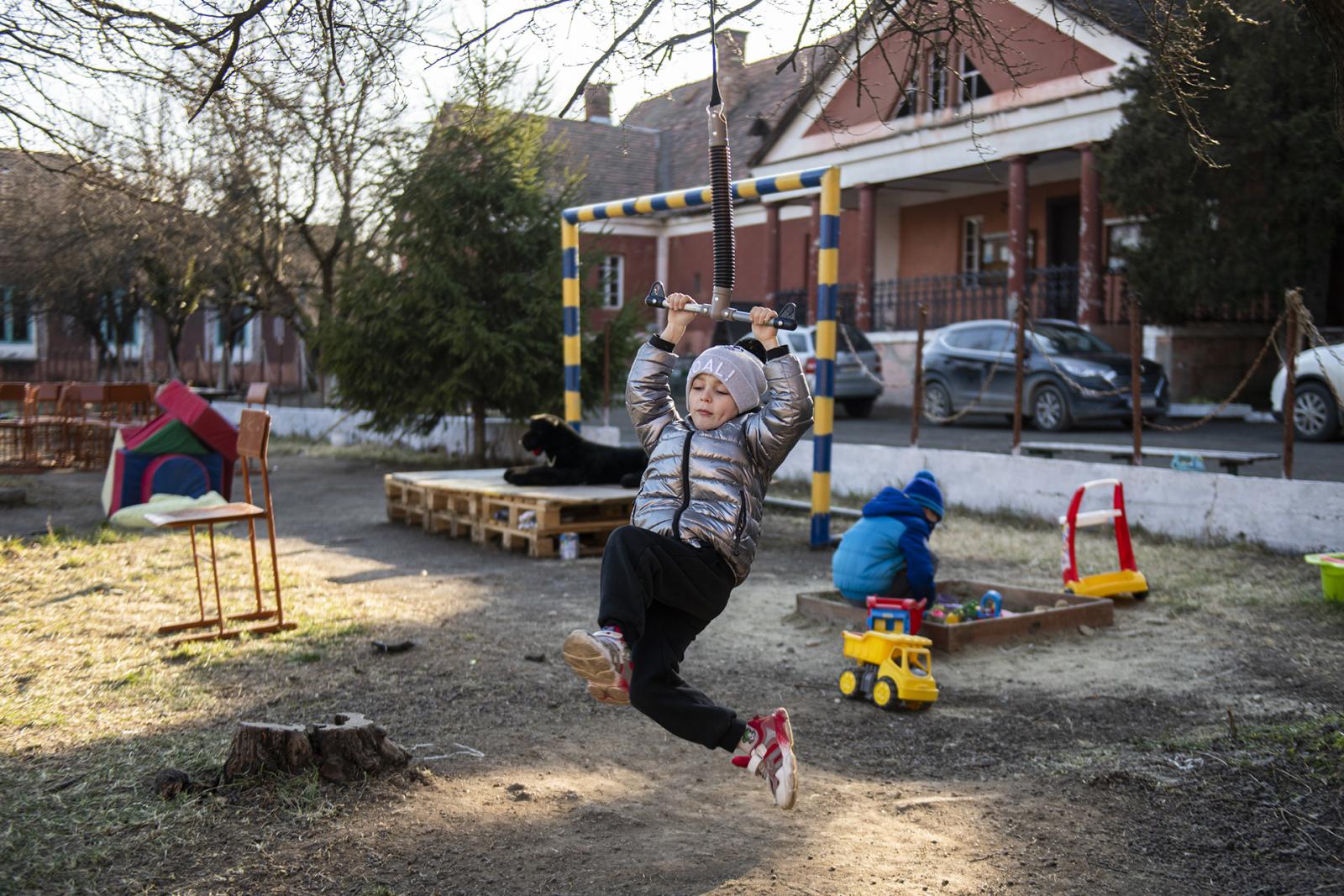 2022. március 19. A beregszászi kistérség “VIDSZICH” Önkéntes egyesületének adománygyűjtő pontja Beregszászon a régi iskolában.