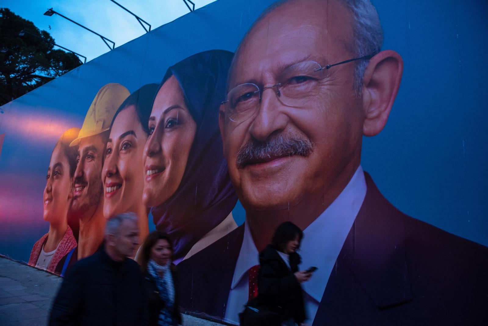 Kemal Kılıçdaroğlu egy isztambuli plakáton