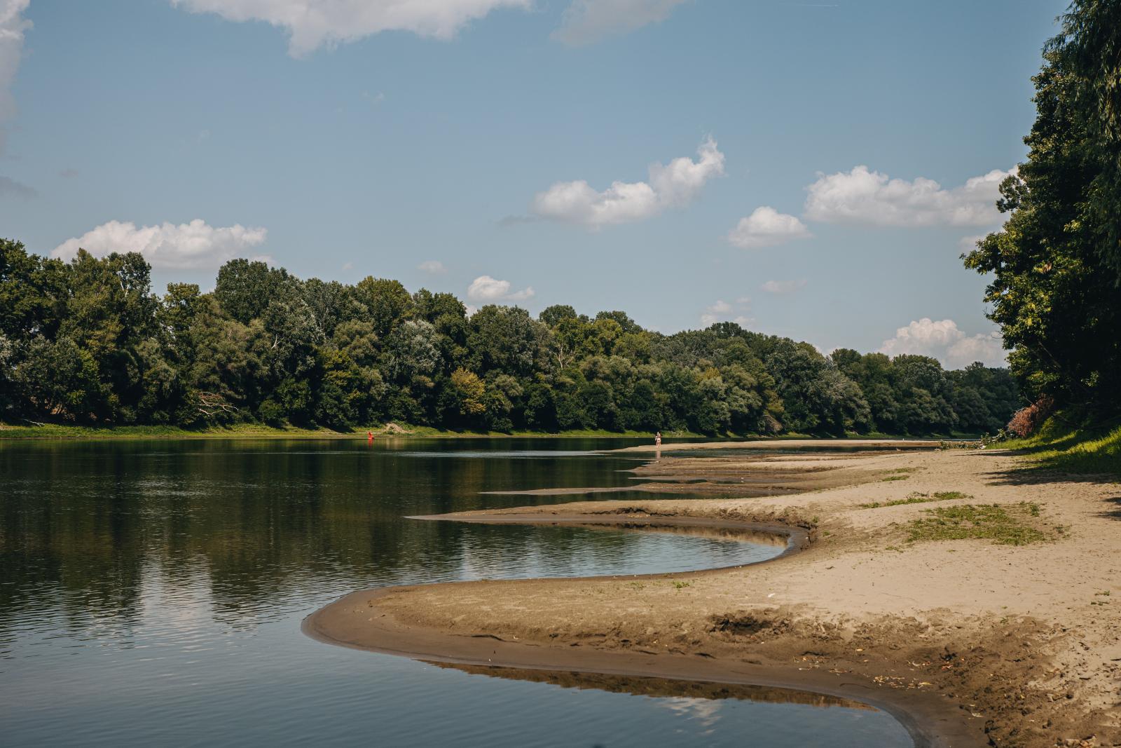 A vadregényes Tisza-partra csak az menjen strandolni, aki jó úszó és ismeri a meder tulajdonságait