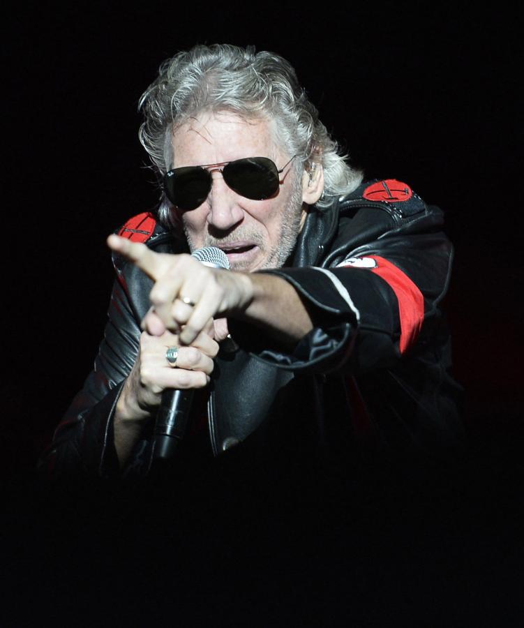 Roger Waters fellépőruhája miatt a német rendőrség nyomozást indított 