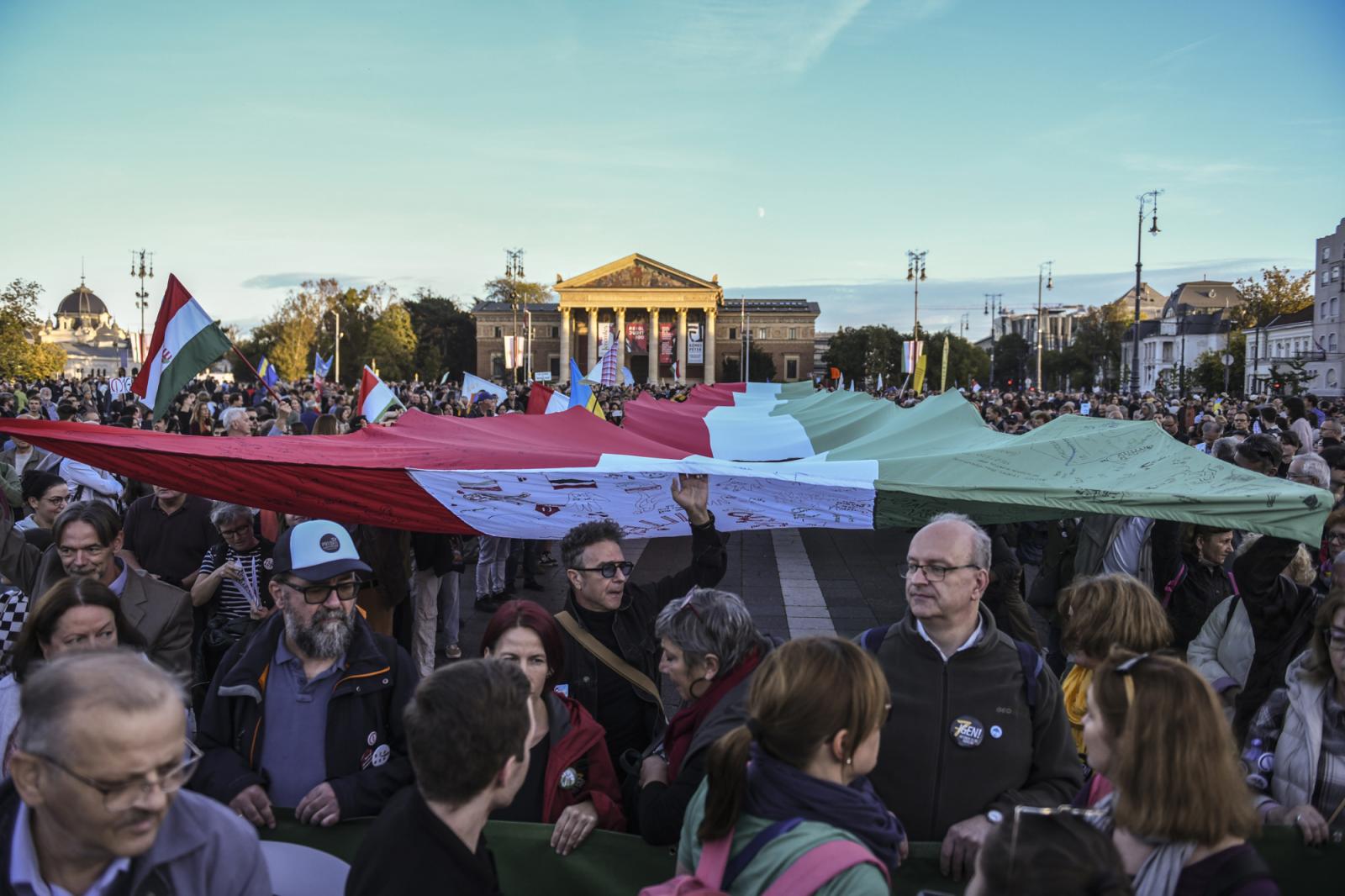 Egyszerre volt vidám, dühös, és elkeseredett a tiltakozók menete