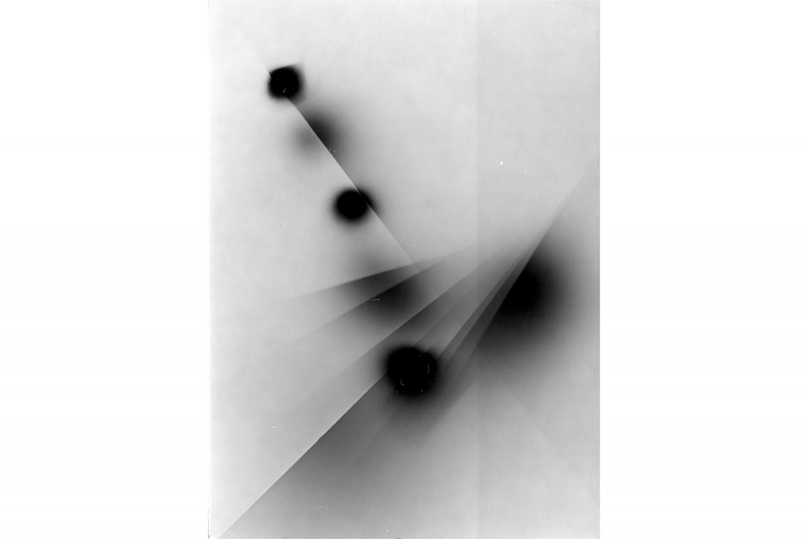 Kóanok IV. Groteszk (luminogram)