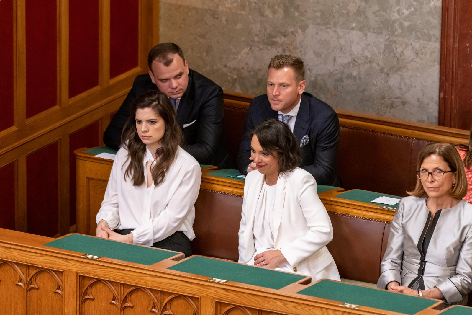 A politikusok mellett a családtagjaikra is ki kell terjeszteni a vagyonosodási vizsgálatokat 