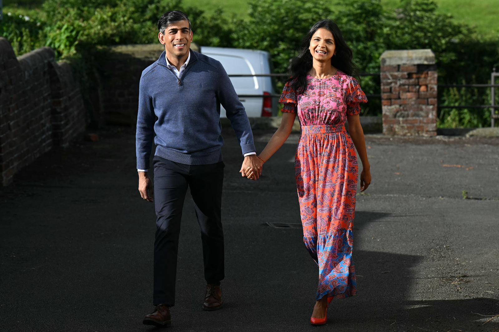 Rishi Sunak és felesége a yorkshire-i választókerületben