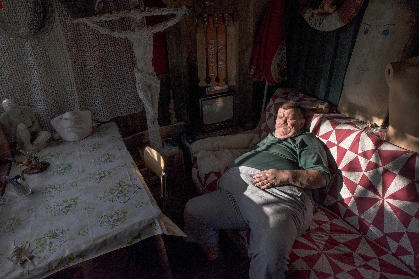 Laci. Részlet Sivák Zsófia Család című fotósorozatából