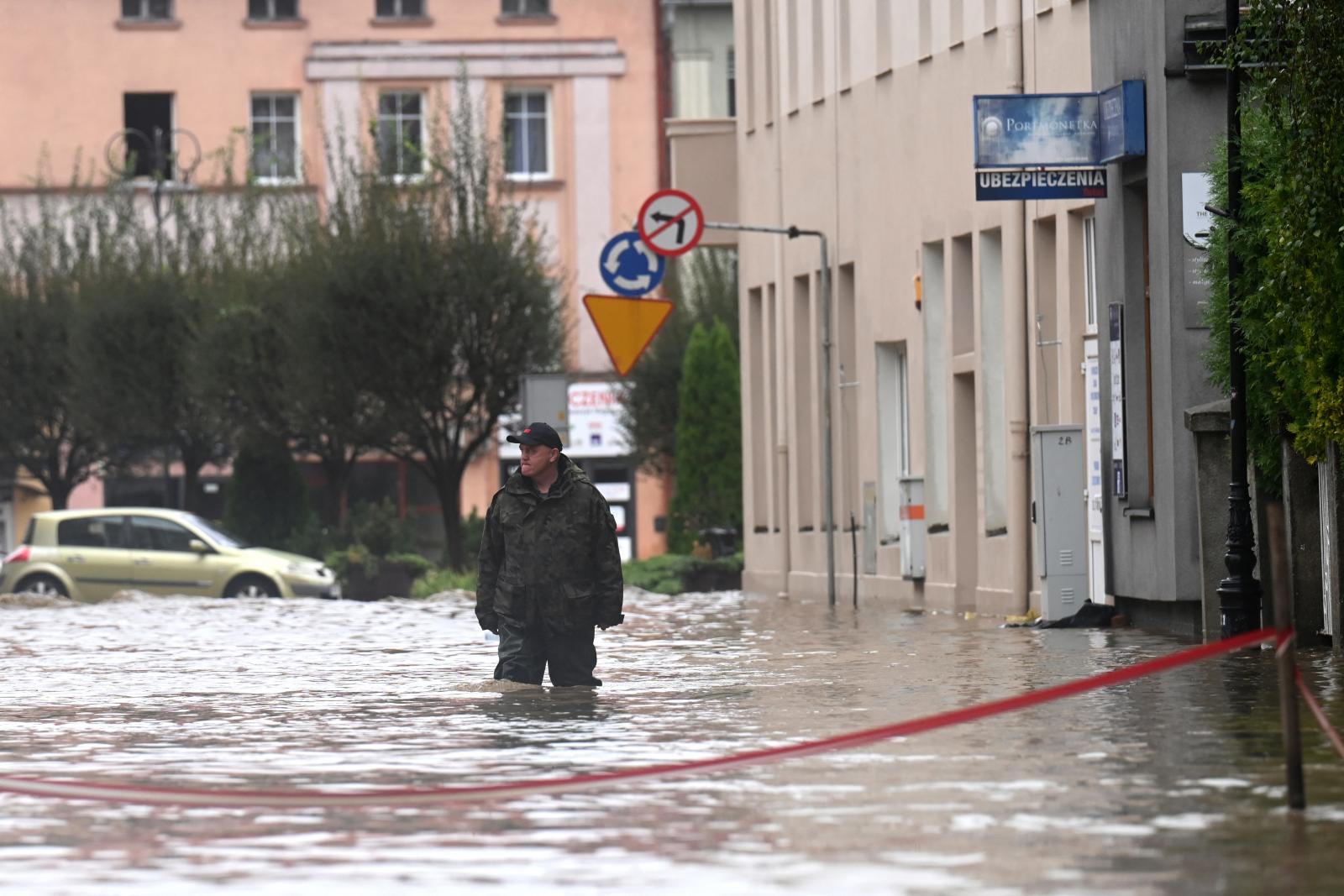 Glucholazy központjában térdig ér a víz