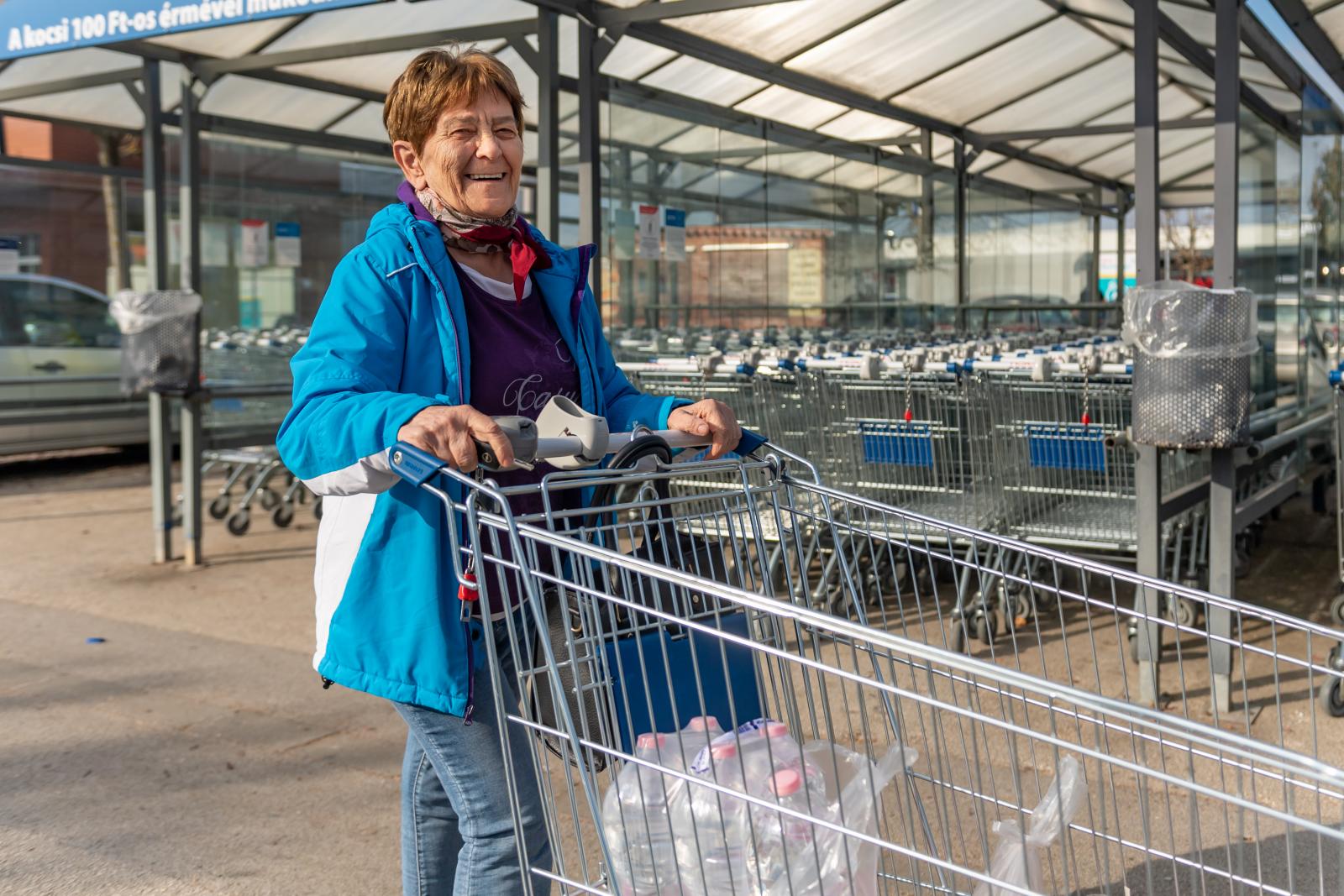 Gebhardt Jánosné nyugdíjas darukezelő ki nem állja Magyar Pétert, mert úgy hallotta, bántotta a feleségét és balhézott a diszkóban