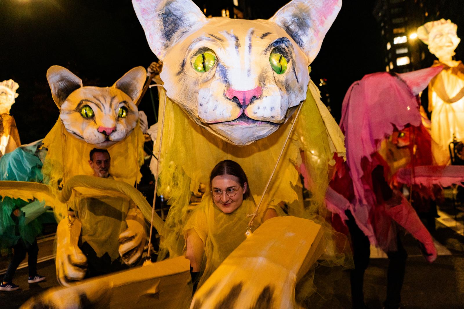 A törökországi Izmirben is beöltöztek