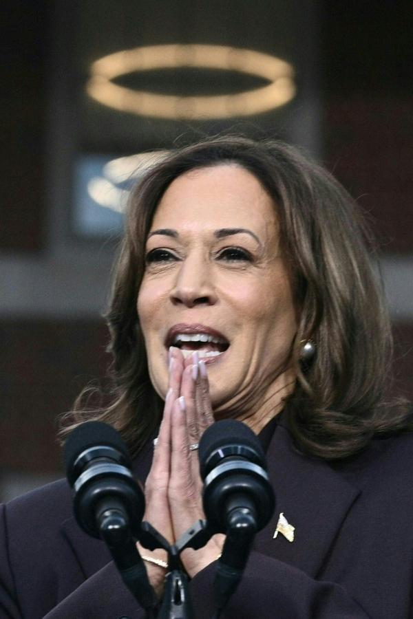 Kamala Harris búcsúbeszédében hitet tett a békés hatalomátadás mellett