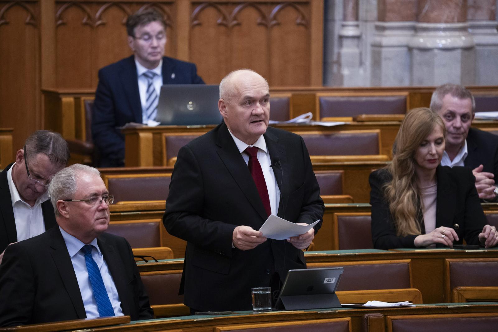 Hende Csaba volt honvédelmi miniszter