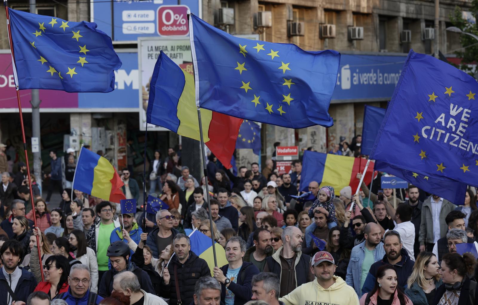 Többen rádöbbentek, nagy a tétje a vasárnapi román elnökválasztásnak