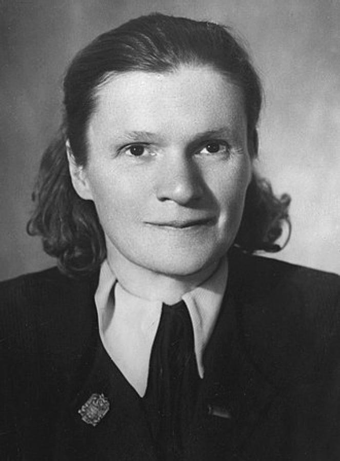Anna Pankratova
(1897–1957)
– a sztálini kor
archetipikus
történésze, aki
szakmájának
többet ártott,
mint amennyit
segített
