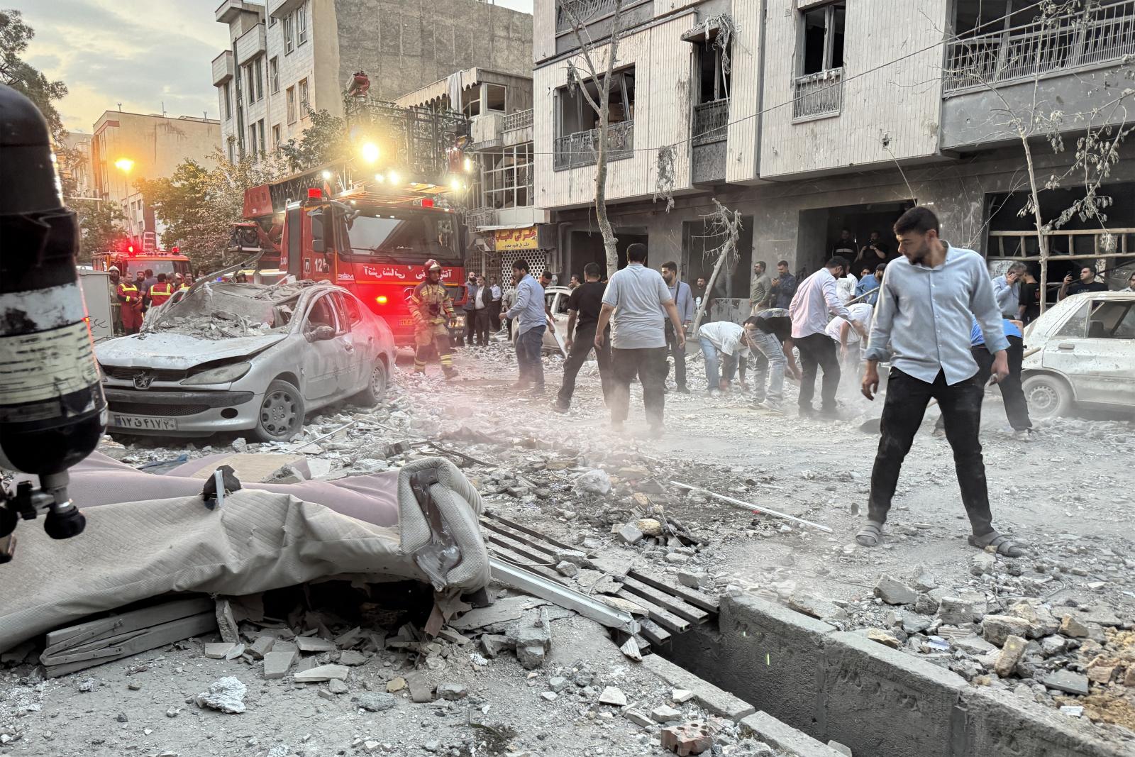 Miközben az izraeli légierő Irán katonai és nukleáris célpontjait támadta, a Moszad bravúros műveleteket hajtott végre a perzsa állam stratégiai rakétarendszere és légvédelmi képességei ellen