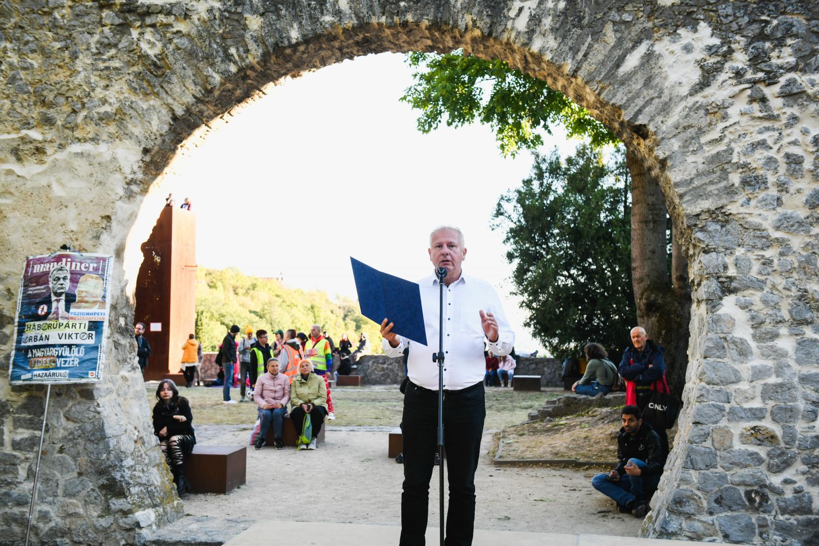  Péterffy Attila
