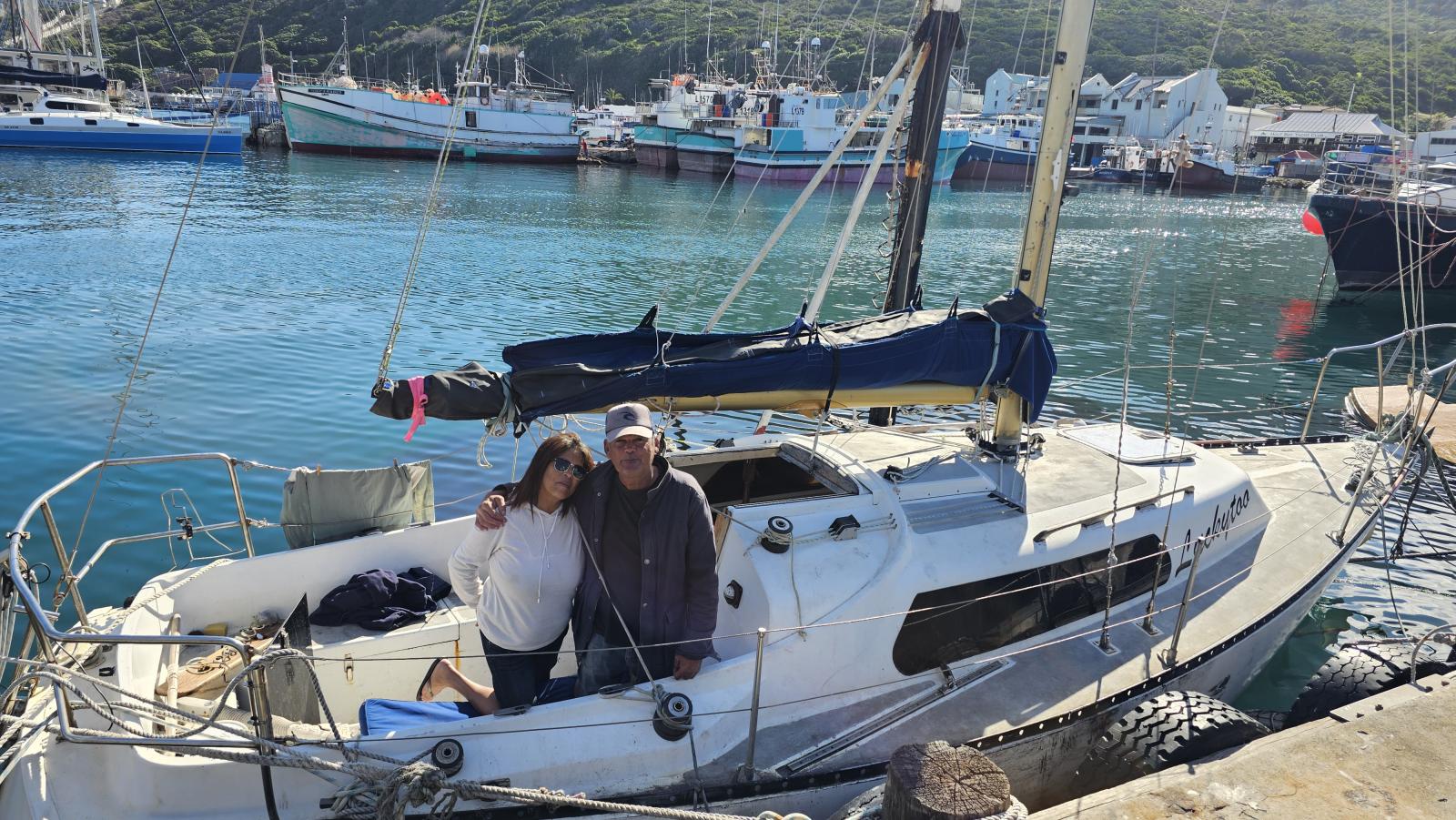 Hout Bay – a fehér hajléktalan pár, Deborah
és Trevor ideiglenes otthonukban