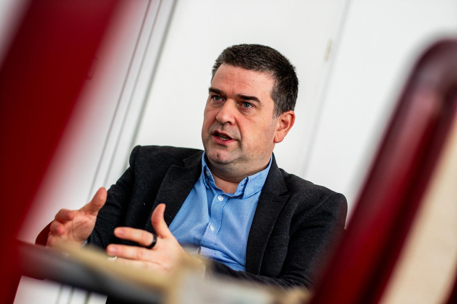 Nincsenek olyan tervek, hogy a parkolási vagy a térítési díjakon emelnének, ahogy a jegyárak is maradnak – mondta a Főpolgármesteri Hivatal főigazgatója