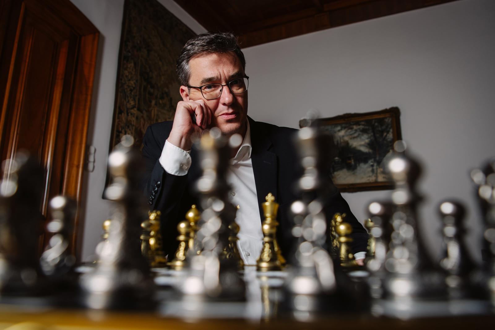 A Magyar Orvosi Kamara (MOK) által szervezett tüntetés Budapesten a Kossuth téren 2025. március 8-án