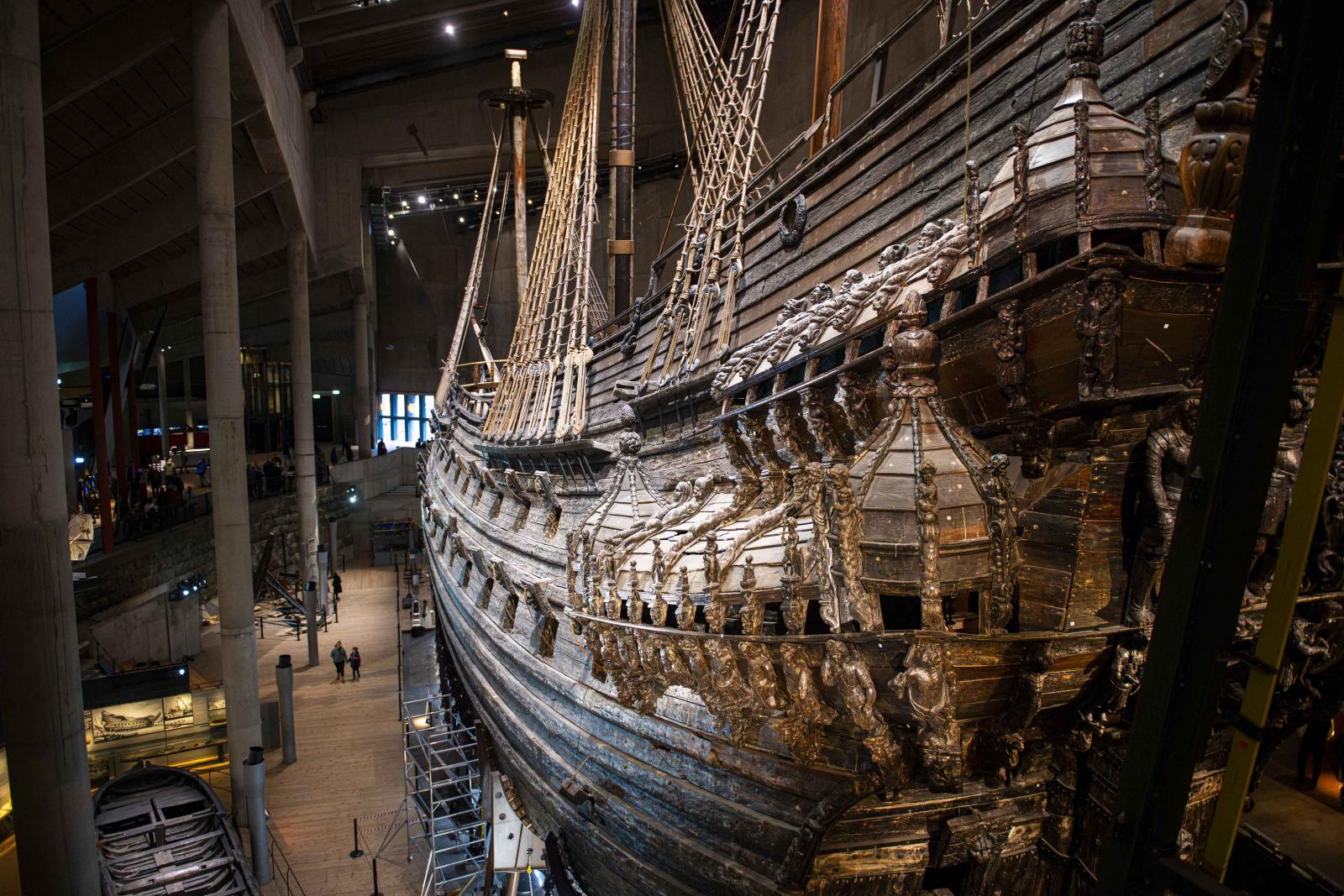 A hajó a felújítási munkálatok alatt is látogatható, az építés jelei a test alatt most is láthatók