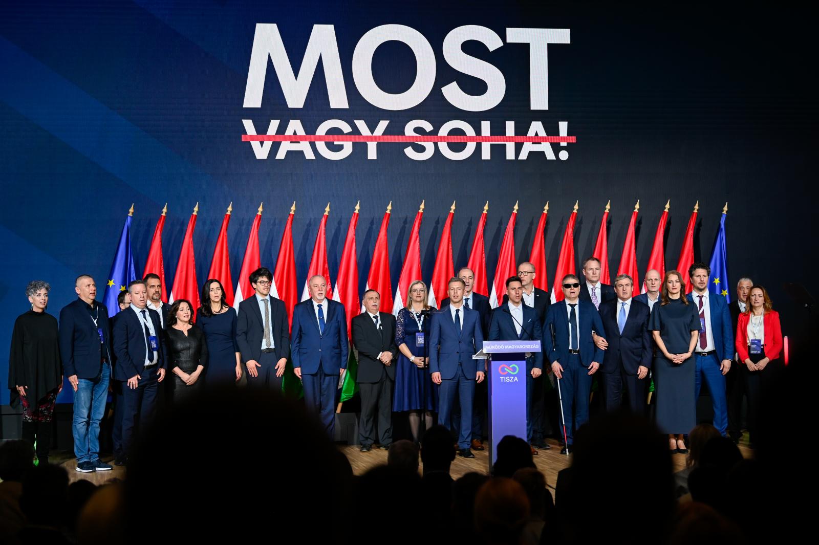 A gödi mérgezéstől a kátyúkig sok minden előkerült a Tisza évértékelőjén. Illusztris csapattal készülnek