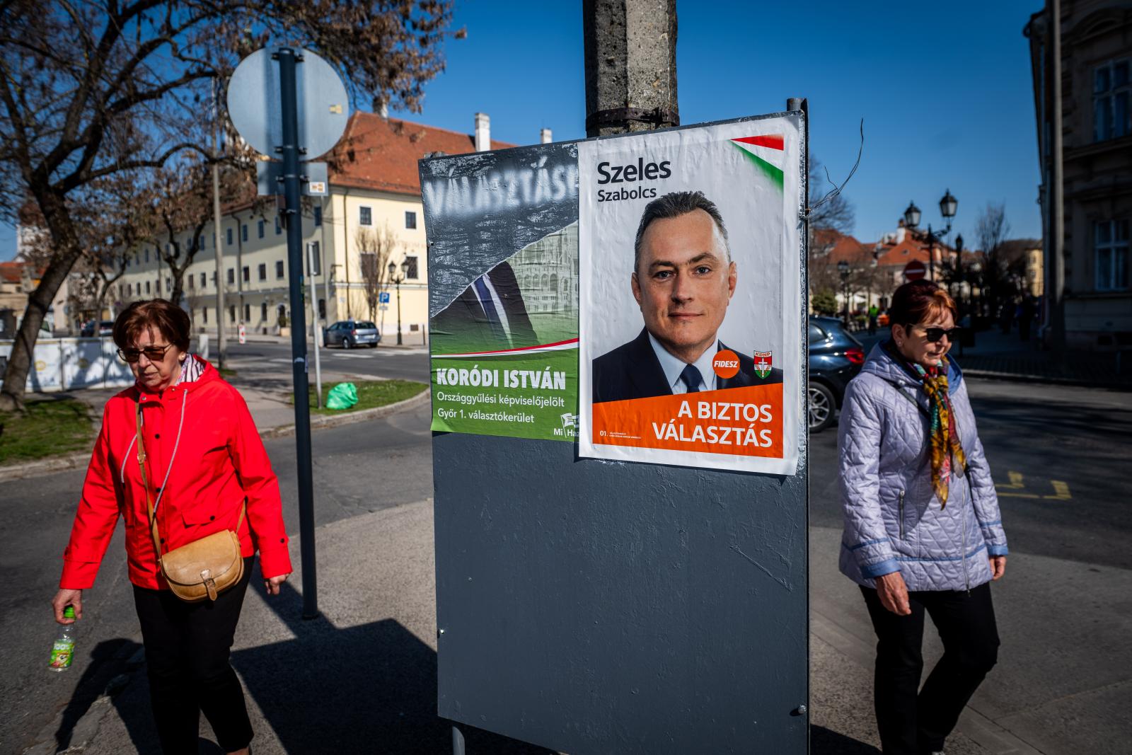 Plakátokban jól áll a Fidesz az 1-es körzetben, de itt Tisza-siker várható