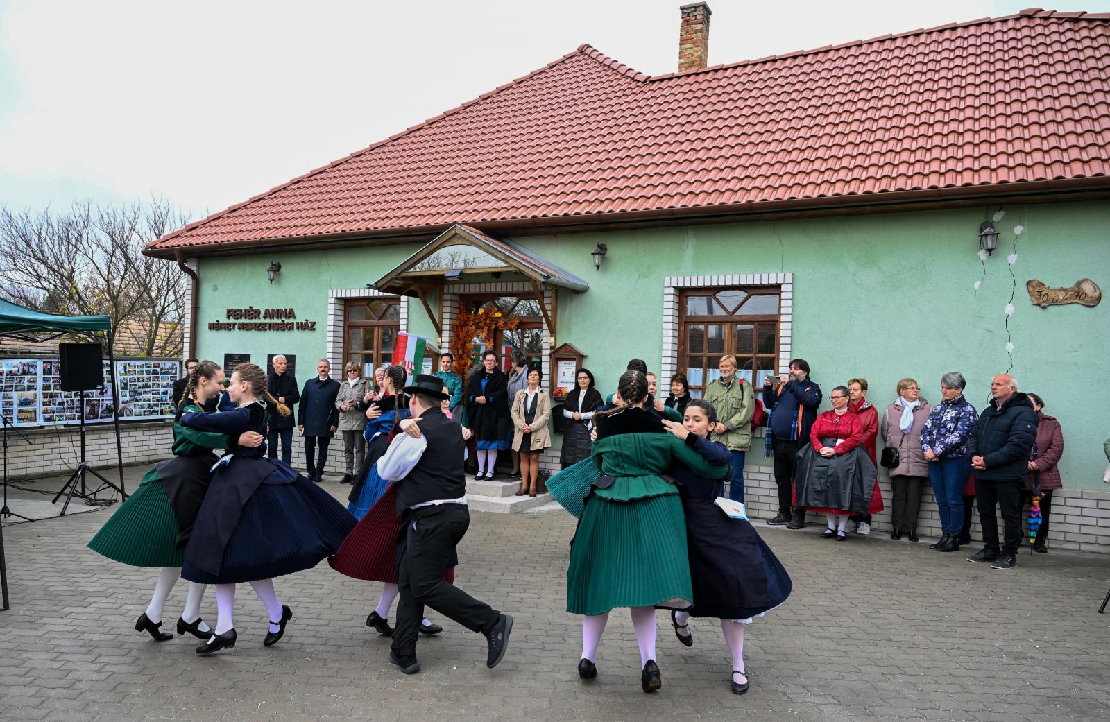 A Német Nemzetiségi Ház névadó ünnepsége Vértesacsán, 2025 novemberében