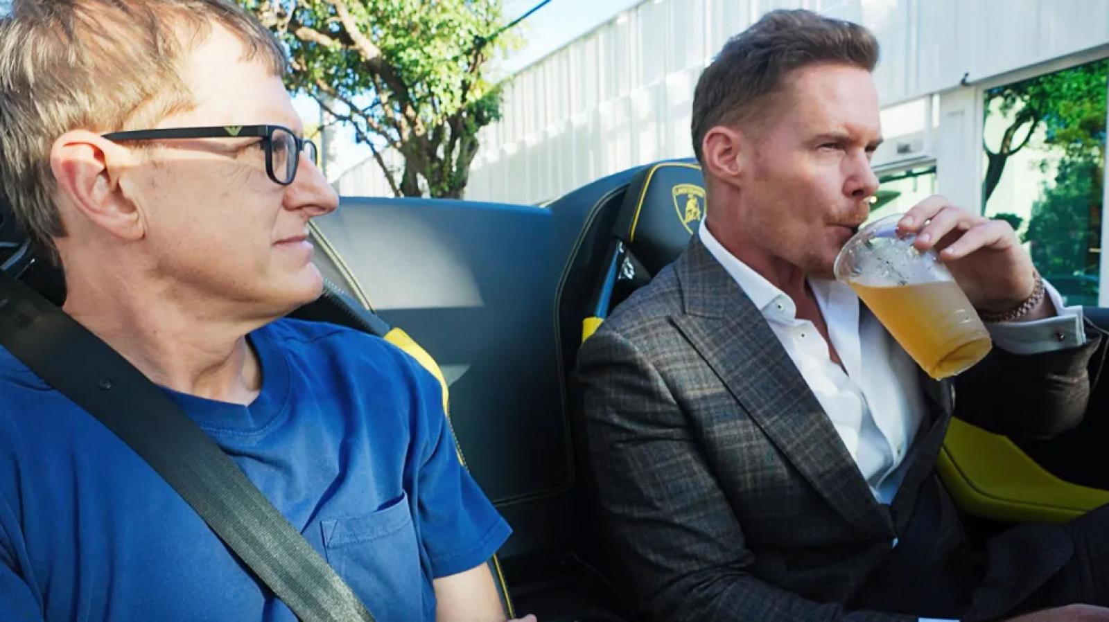 Theroux és Justin Waller