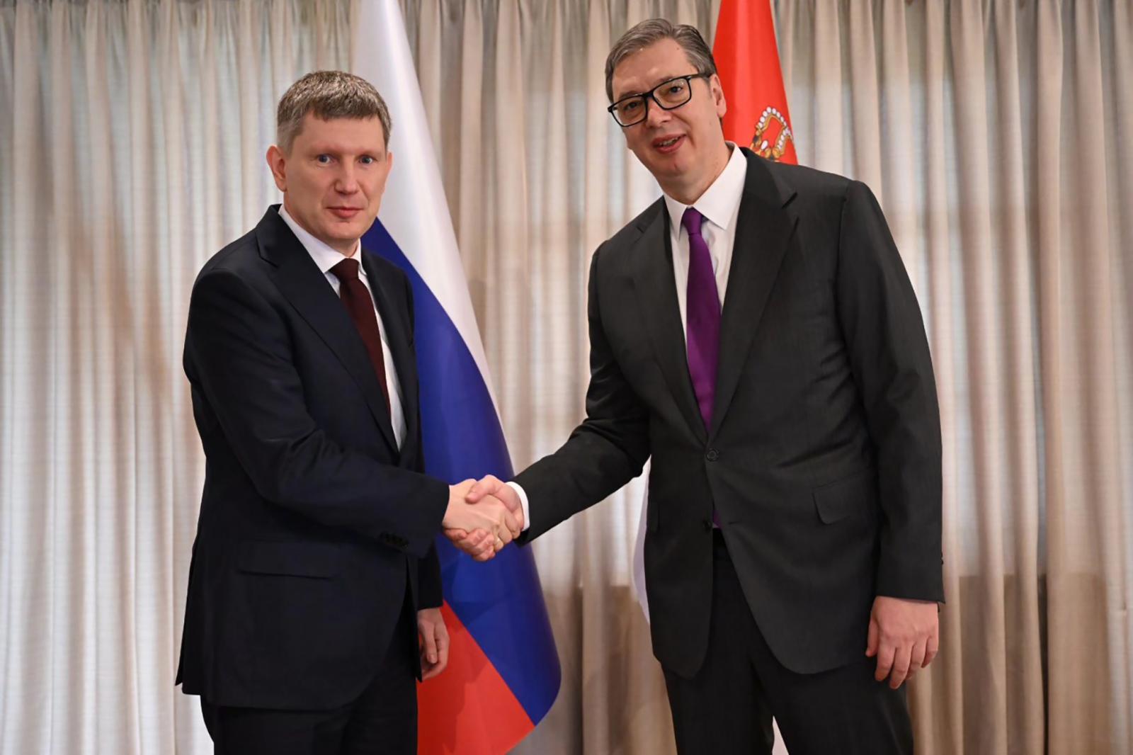 A szerb elnök intőt kapott az EU-tól, amiért fogadta Makszim Reszetnyikovot