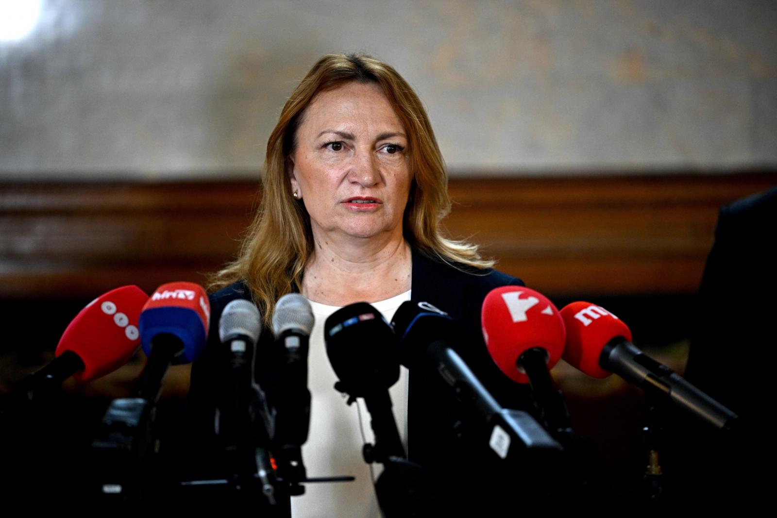 Bujdosó Andrea az Országgyűlés alakuló ülését előkészítő tárgyalás utáni sajtótájékoztatón április 21-én 