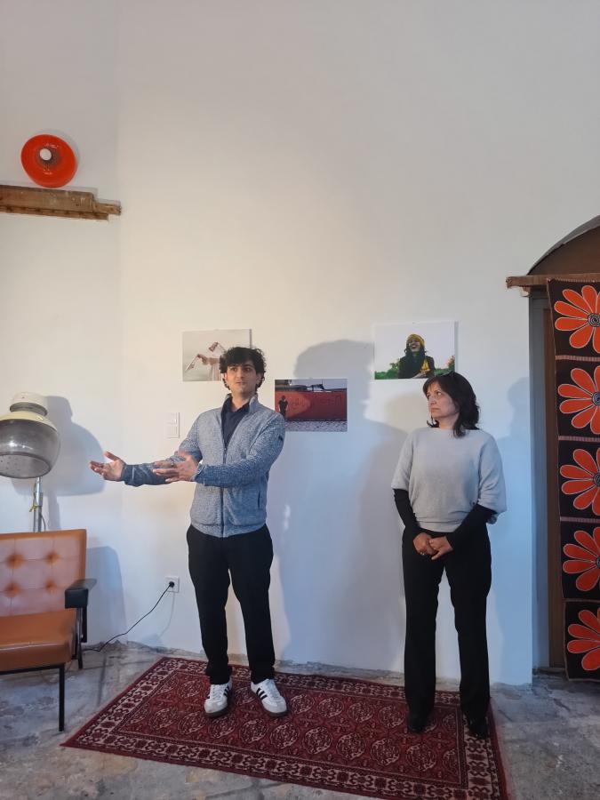Dash Khatami iráni fotóművész és Csoszó Gabriella