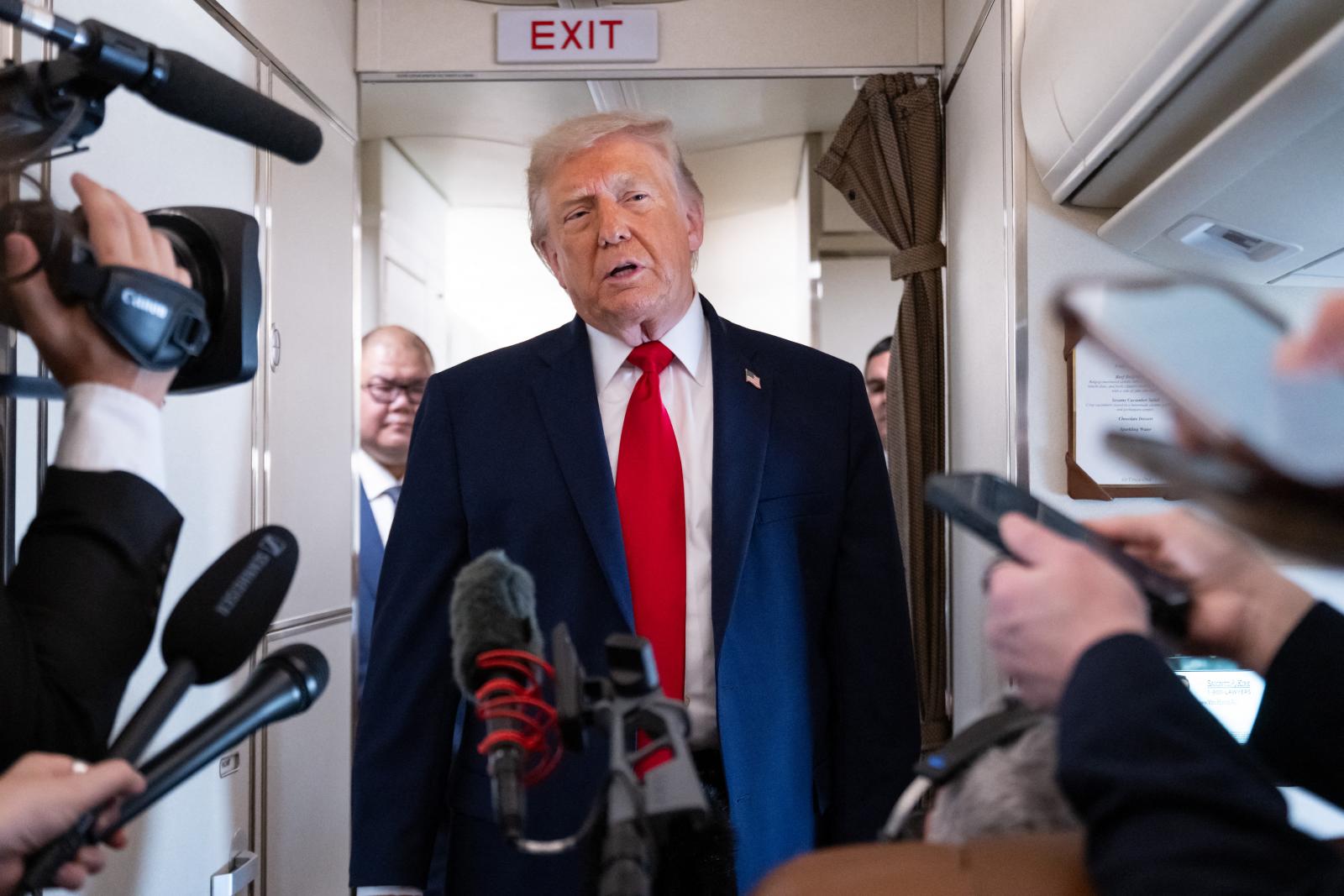 Donald Trump próbálja visszafogni Izraelt az amerikai-iráni béke érdekében