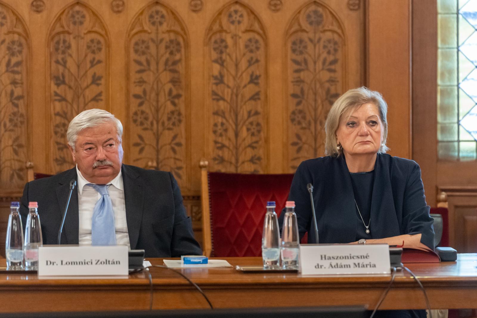 Lomnici Zoltán és Haszonicsné Ádám Mária