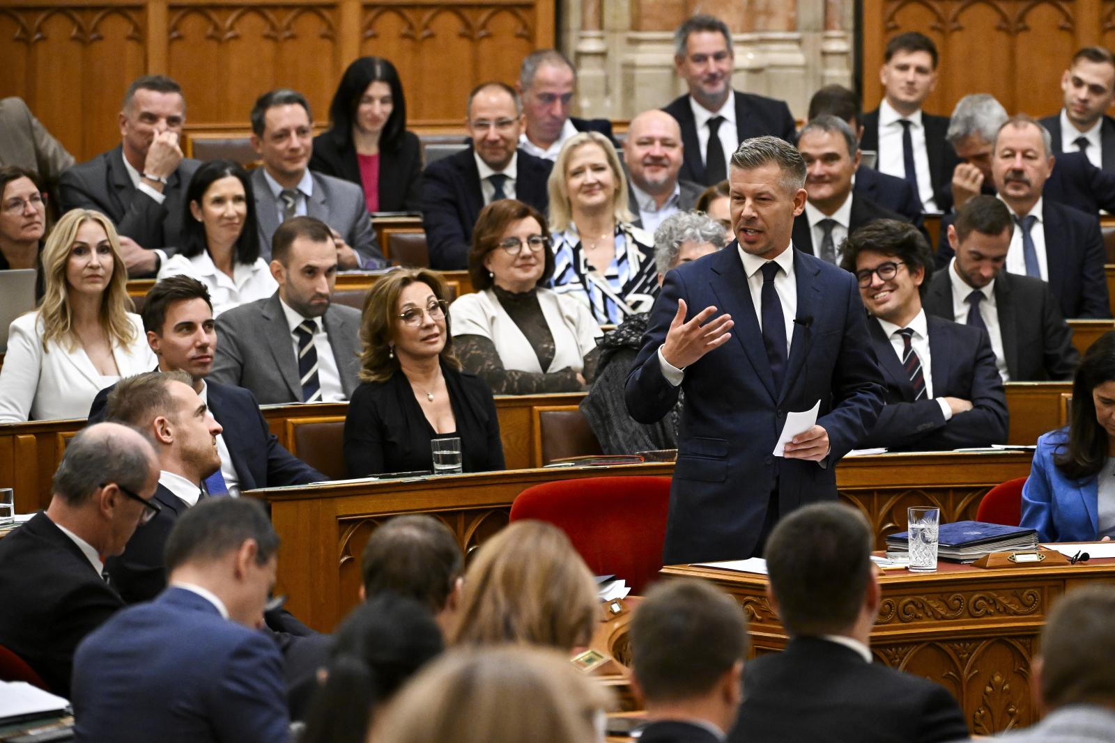 Magyar Péter a Házban. A parlamenti háború agresszivitása egyáltalán nem a nemzetegyesítés irányába mutat.