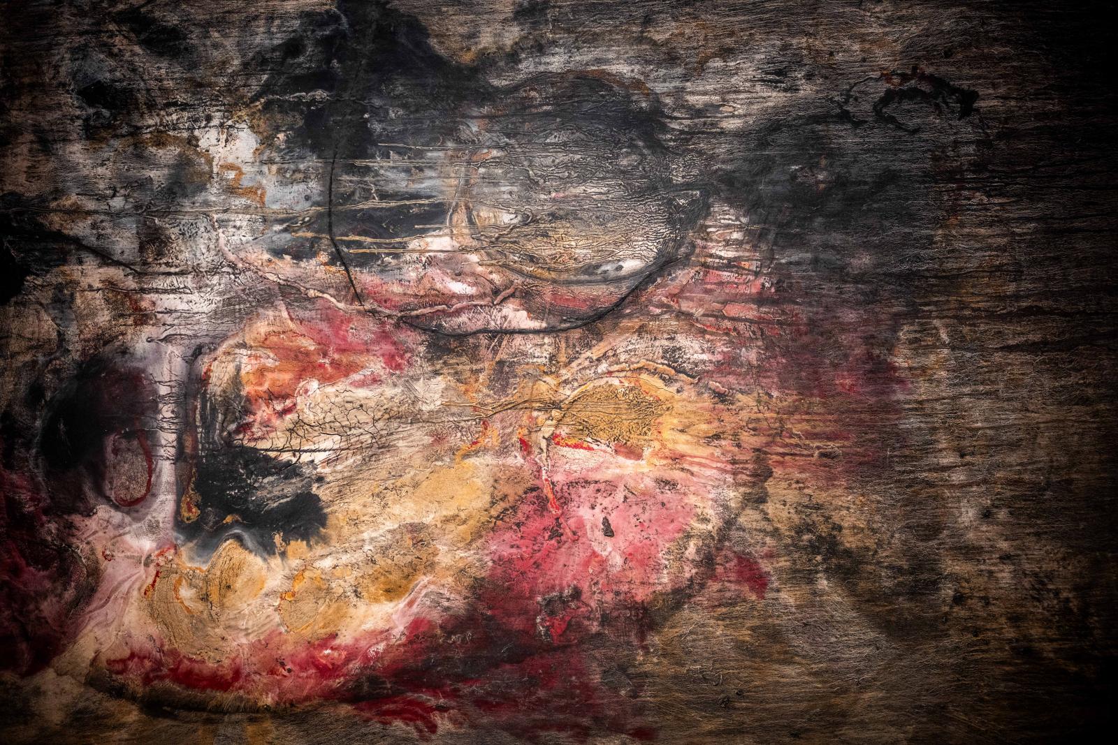 François Fiedler festményeit a lascaux-i barlangrajzok is megihlették