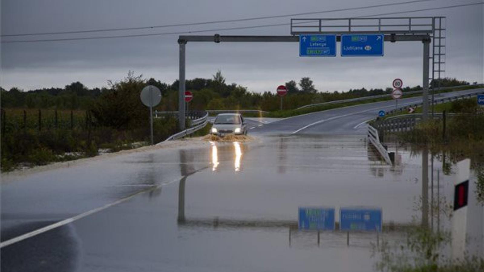 Áradás Tornyiszentmiklósnál FOTÓ: MTI, Varga György