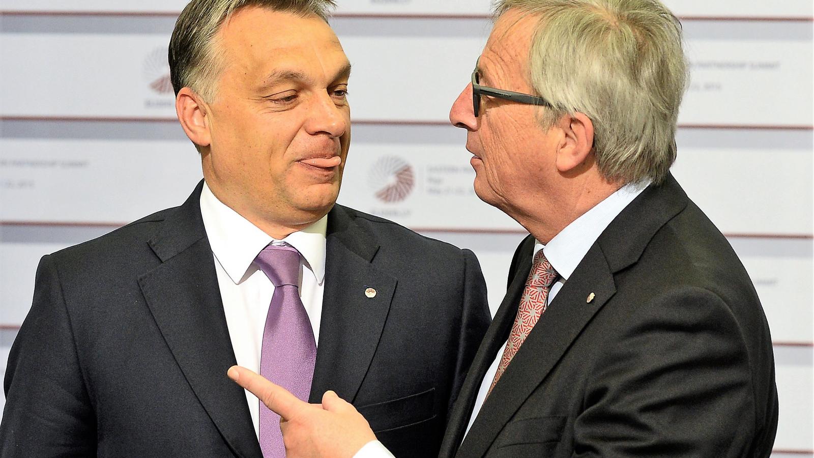 Orbán Viktor és Jean-Claude Juncker egy 2015-ös, rigai találkozón