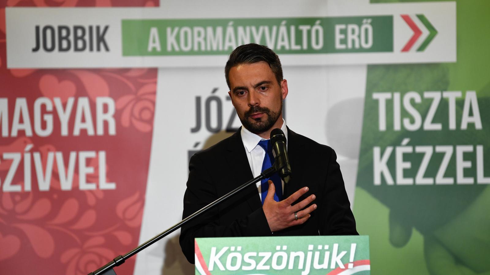 Vona Gábor bejelenti lemondását a Jobbik elnöki posztjáról, 2018. április 9-én