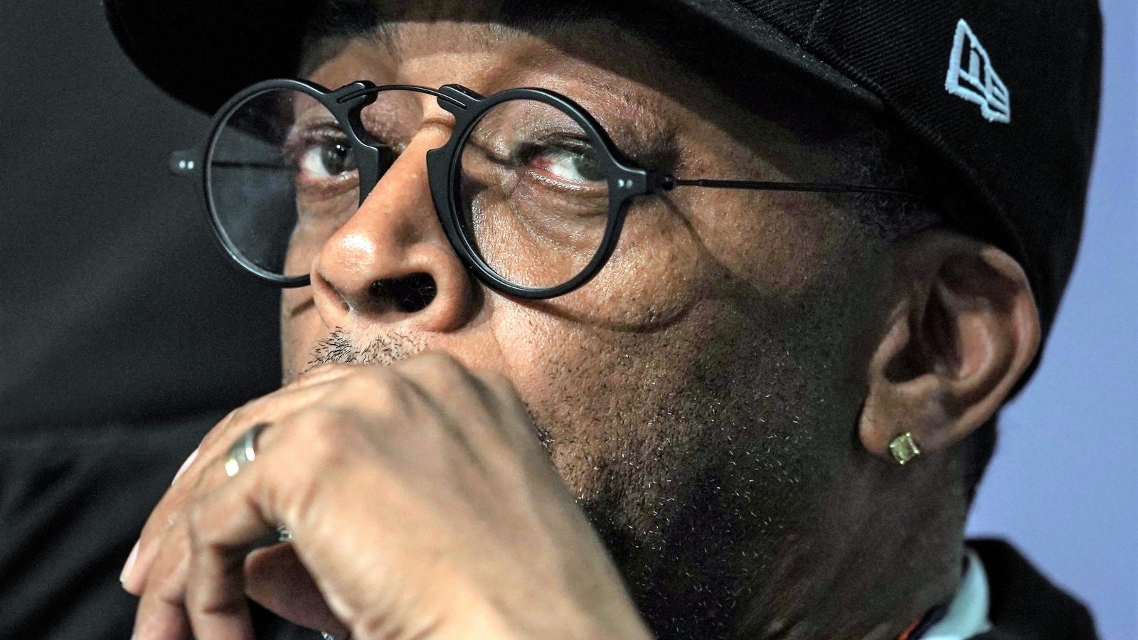 Spike Lee szerint a mostani amerikai kormány két jelenség parafrázisa: pénz és gyűlölet