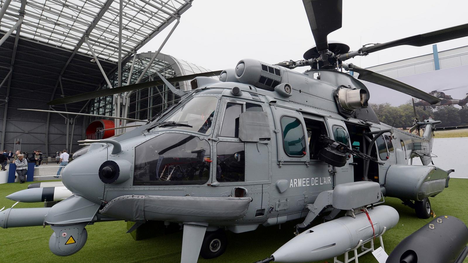 Egy  H225M katonai helikopter