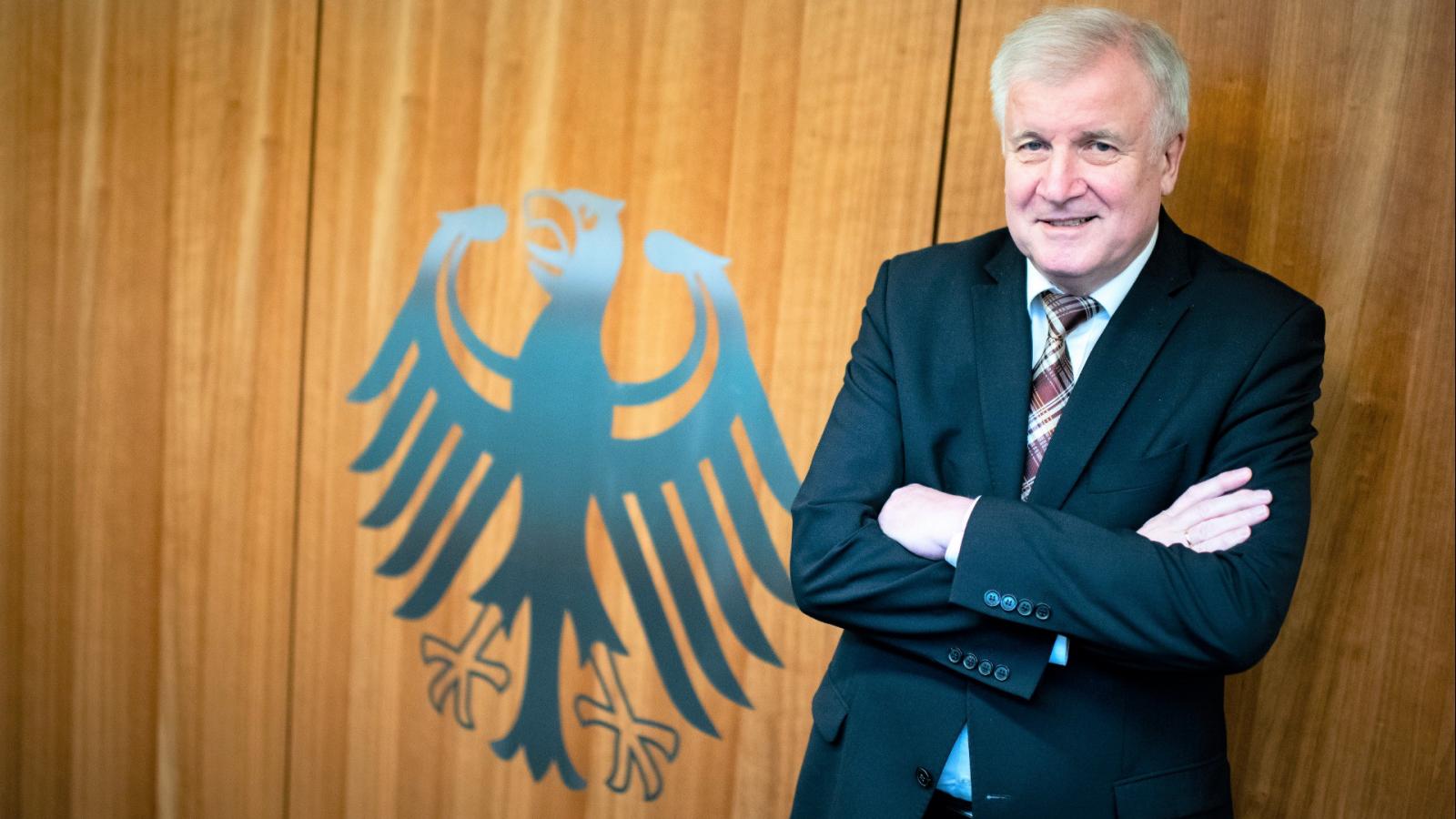 Horst Seehofer folyamatosan kereste a konfrontációt Angela Merkellel